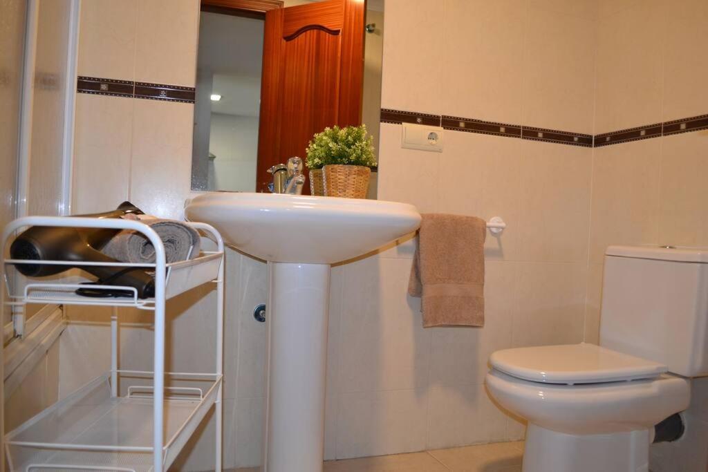 Precioso Apartamento En Primera Linea De Playa En Калета-де-Велес Екстер'єр фото